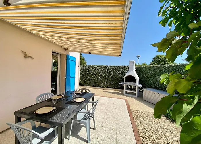 Hébergement de vacances Maisonnette 4 Pers. à 300m De La Avec Piscine, Tennis Et Wifi - Fr-1-231-321