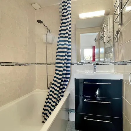 Casa vacanze Maisonnette 4 Pers. à 300m De La Avec Piscine, Tennis Et Wifi - Fr-1-231-321
