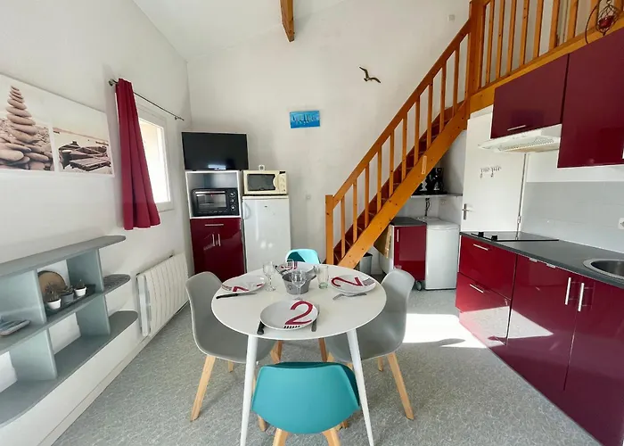 Holiday home Maisonnette 4 Pers. A 300m De La Avec Piscine, Tennis Et Wifi - Fr-1-231-321 *